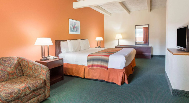 Двухместный номер Standard Days Inn by Wyndham St. Louis North