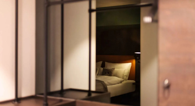 Holiday Inn - the niu, Fender Amsterdam by IHG