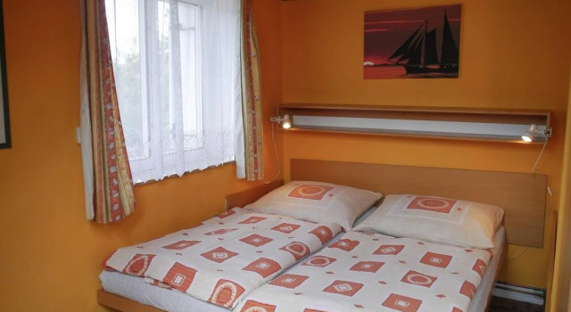 Penzion Kapitan, Rezerwuj Hotel Hotele w Central Bohemia z parkingiem, Parking