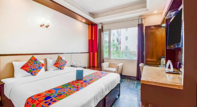 Номер Deluxe FabHotel Marble Arch