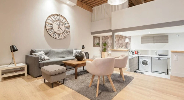 Very Comfortable Loft in Croix-rousse, Забронировать Отель Лион Rhône, рядом с Энон