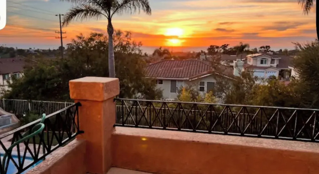 Коттедж 1 Mi to Beach: Spacious Home w/ Ocean Views!
