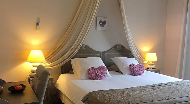 Entre Bastide et Cité et son rooftop, Book Hotel SPA Hotels in Carcassonne, SPA