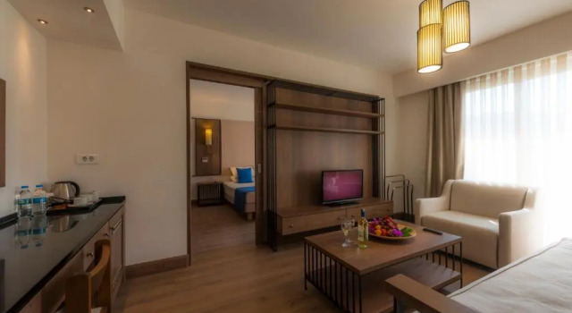 Люкс LIV Hotel by Bellazure