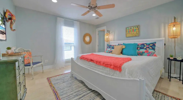 Коттедж Sleeps 22 2 Homes w/ Private Pool, Game Room, Nature Views 7 BDR Avantstay