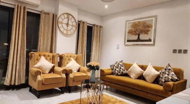 Апартаменты с балконом Impeccable & Cozy Gem-5 Star Location - Pools, Gym