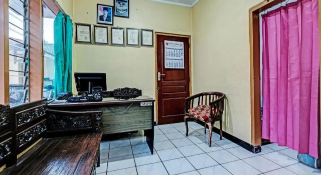 OYO 92406 Hotel Renata 1