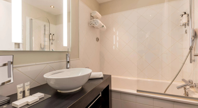 Двухместный номер Standard с видом на озеро Best Western Plus Le Roi Arthur Hôtel & Spa
