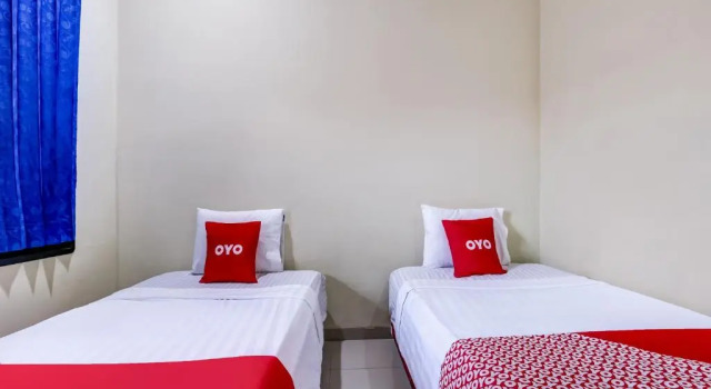 Standard Twin room OYO 90927 Homestay Tentrem 2