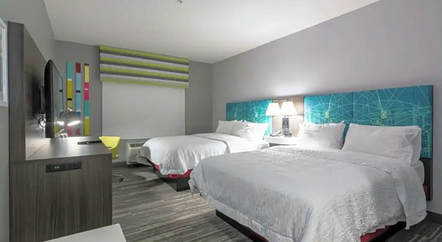 Четырёхместный номер Accessible Hampton Inn & Suites Dallas East