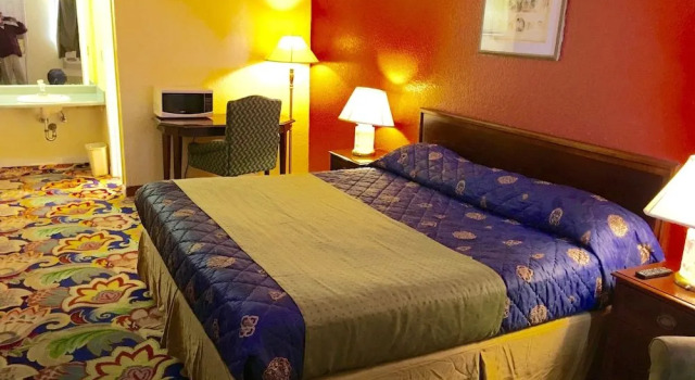 Sunrise Inn, Забронировать Отель Джоплин Озакр, рядом с Lake Erie Wine Country