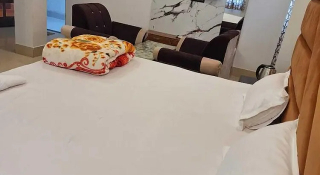 Номер Standard c 1 комнатой с балконом Hotel Ramdeo Residency By GRB