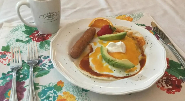Люкс Deluxe Greenway House Bed and Breakfast