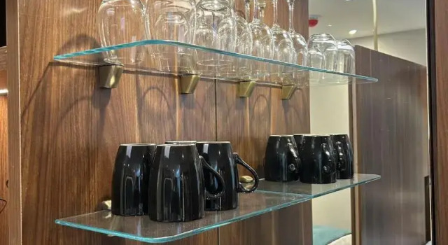 Трёхместный номер Standard St Marks - Merit Hotels