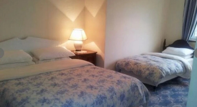 Hillview Lodge, Prenota Hotel  