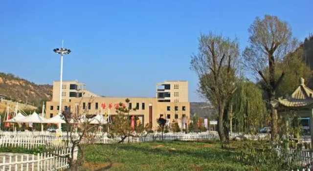 Longhua Garden Hotel, Prenota Hotel Yanan Shaanxi