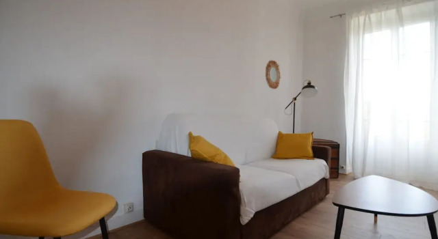 Cosy apartment 4 persons near Train Station Nice Riquier