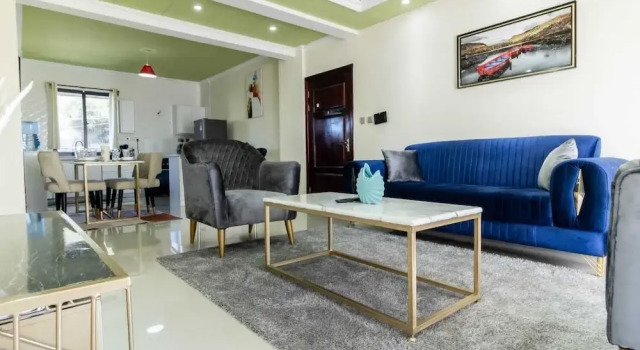 Luxurious Nairobi Apartment With Shared Pool and City Views, Забронировать Апартаменты/квартира Отели Найроби Каунти с парковкой, рядом с Торговый центр Yaya Centre, Парковка