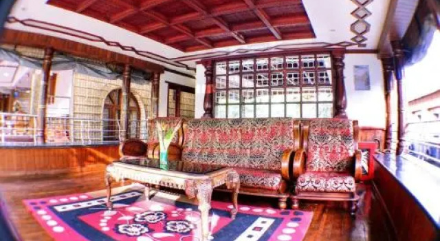 Green Heaven House Boat 1