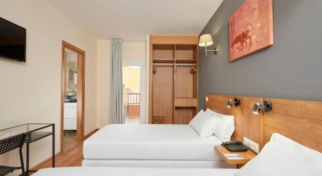 Двухместный номер Standard Nura Santa Ponsa & Spa