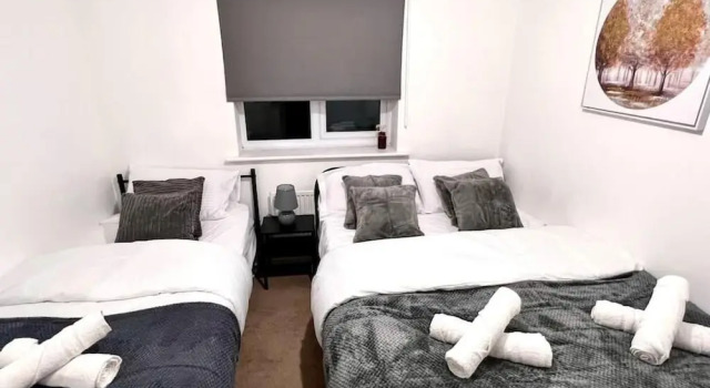 Modern 3 BR House for Contractors