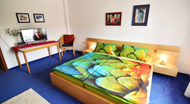 Feriendomizil Meerbusch, Забронировать Отель Отели Мербуш 3 звезды, 3*