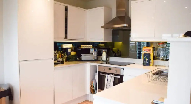 Stylish 2 Bedroom Flat With Balcony In Tufnell Park, Забронировать Отель Отели Англии 3 звезды, 3*
