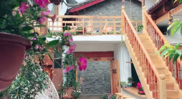 AMU's House - Lijiang, Забронировать Отель Лицзян Юньнань, рядом с Улица Сквер-стрит Древнего города Даянь