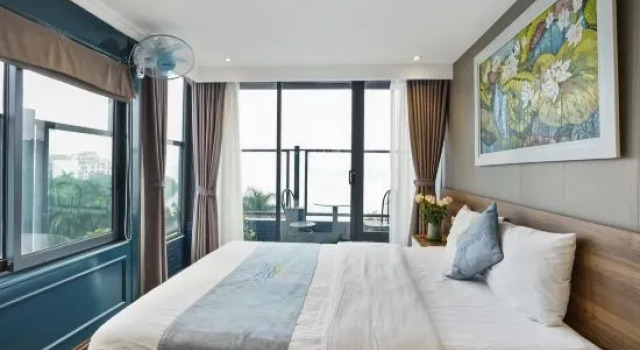 Люкс OM Homestay Lake View