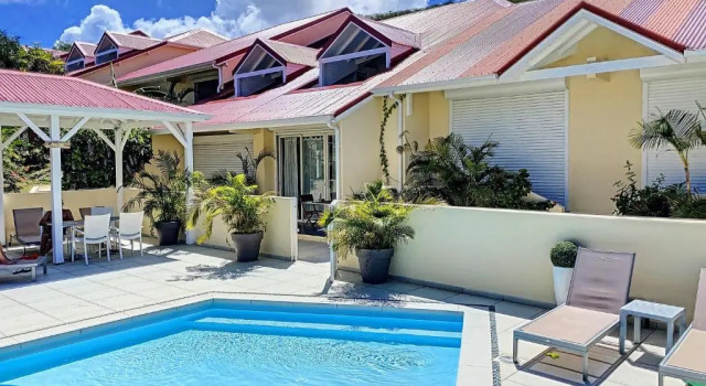 Студия beautiful suite s8, pool, sea view, pinel Island