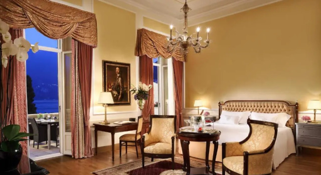 Двухместный номер Palace Deluxe с видом на озеро Hotel Splendide Royal
