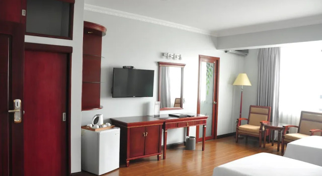 Трёхместный номер Standard Kingdom Hotel