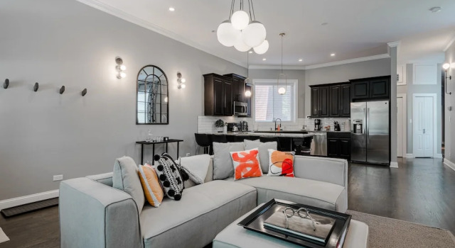 Modern Luxury 4 Bed 3.5 Bath with Garage Parking by AllSet Turnover, Забронировать Отель Отели Иллинойс 3 звезды, 3*
