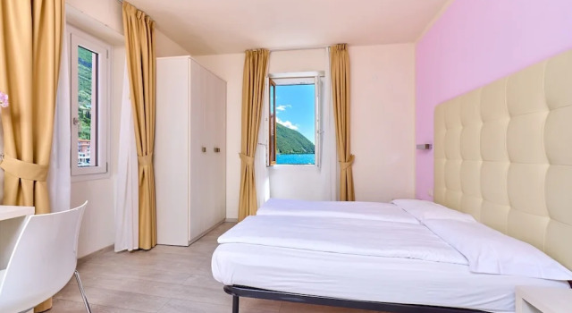 Трёхместный номер Standard с балконом и с видом на озеро Hotel Geier
