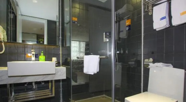 Yeste Hotel (Guilin Two Rivers Four Lakes Yushan Park)