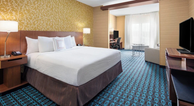 Двухместный люкс Fairfield Inn & Suites by Marriott Poplar Bluff