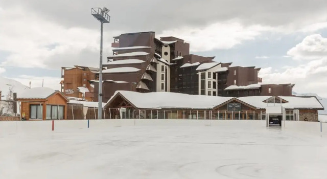 Maeva Particuliers L'Alpe D'Huez L'Ours Blanc, Prenota Hotel Hotel a Alvernia con parcheggio, Parcheggio