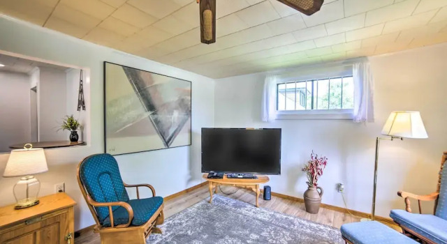 Cozy Ishpeming Cottage w/ Lake & Park Views!, Buchen Sie Ferienhaus Ishpeming Michigan