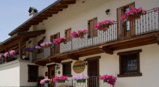 Agriturismo Au Jardin Fleuri, Забронировать Отель Анте-Сент-Андре Червиния