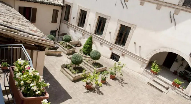 L'Antico Campanile, Varaa Hotelli Spello Umbria