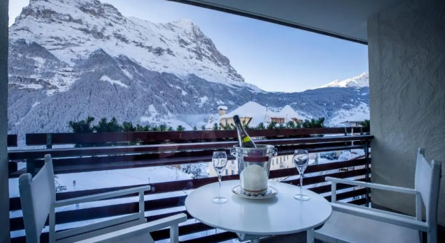 Двухместный номер Superior с балконом Hotel Kreuz & Post Grindelwald