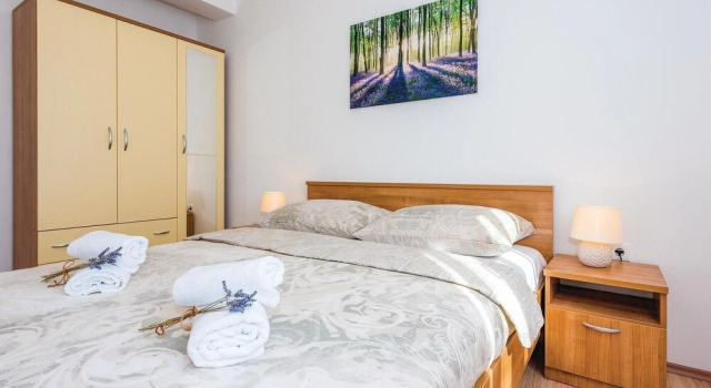 Nice Home in Rogoznica With Wifi and 6 Bedrooms