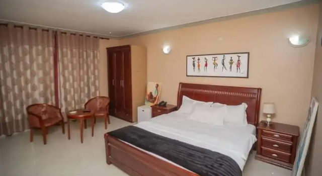 Room-a Large Room in Lubumbashi, Prenota Hotel Lubumbashi Repubblica Democratica del Congo