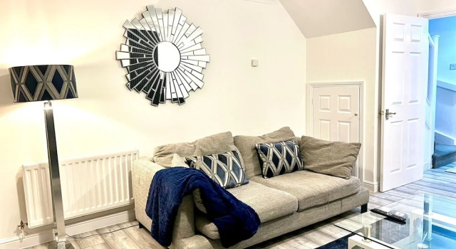 Modern Renovated 2-bedroom House