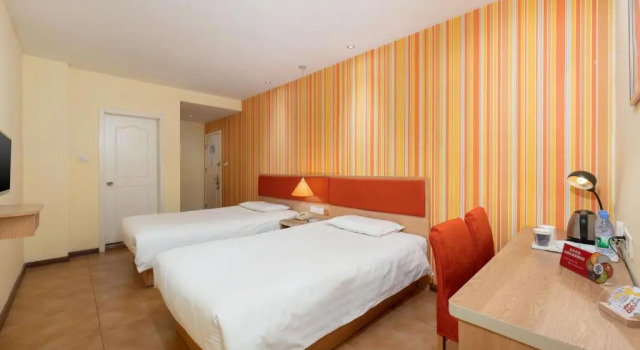 Номер Standard Home Inn Dalian North Railway Station