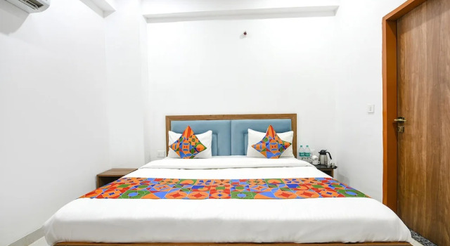 Номер Deluxe FabHotel Blue Stone Stay