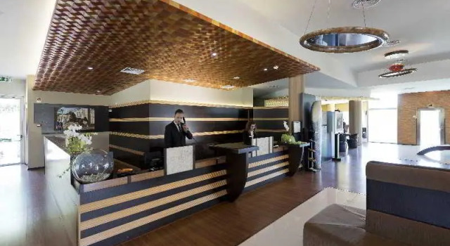 Hotel Nevada, Забронировать Отель Отели Кали 3 звезды, рядом с Las Tres Cruces Hill, 3*