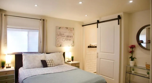 Charming Seattle Home Near Lake Washington, Prenota Hotel Bryn Mawr-Skyway Stati Uniti