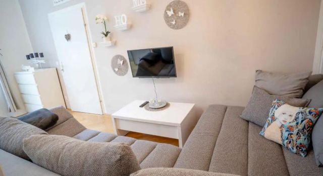 Cozy Modern Nest in the Heart of Vienna with Netflix, Rezerwuj Hotel Hotele w Wiedeń z parkingiem, Parking