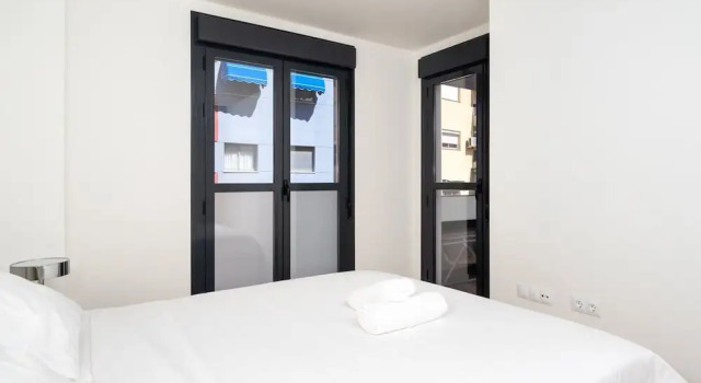 Central and Beachfront Apartment with Balcony Ref 131